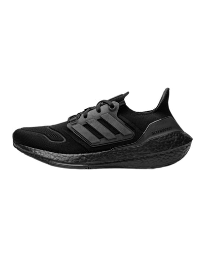 ULTRA-BOOST 22 „TRIPLU NEGRU”